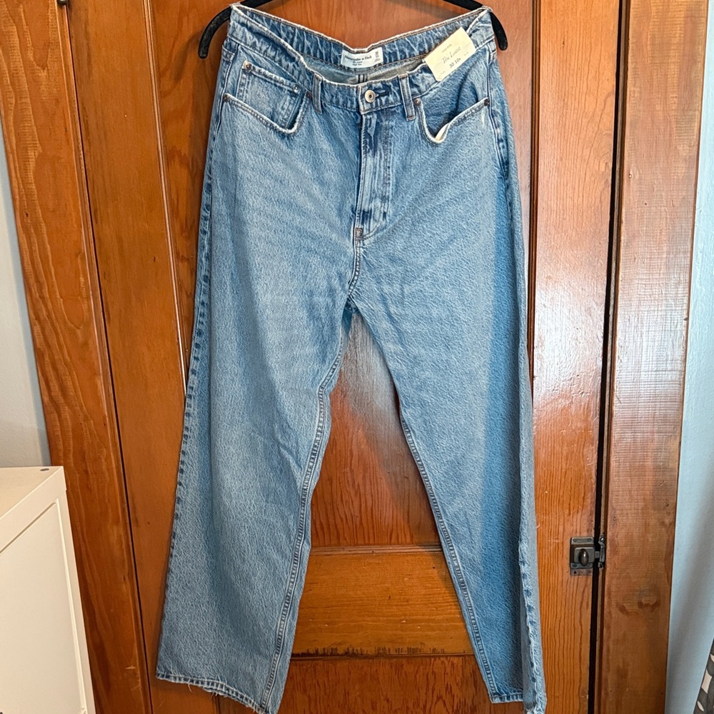 Abercrombie & Fitch The Loose High Rise Wide Leg Jeans